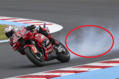 MOTOGP – A fumaça quase tirou a vitória de Bagnaia